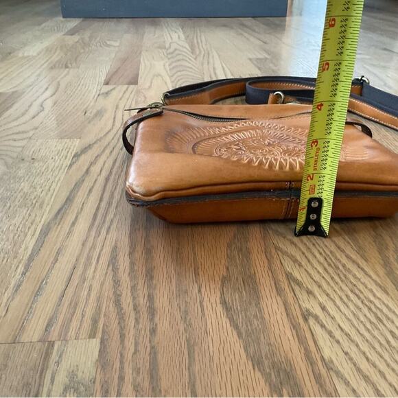 Patricia Nash Prizzi Tooled Brown Leather Crossbody Bag EUC! - Picture 13 of 13